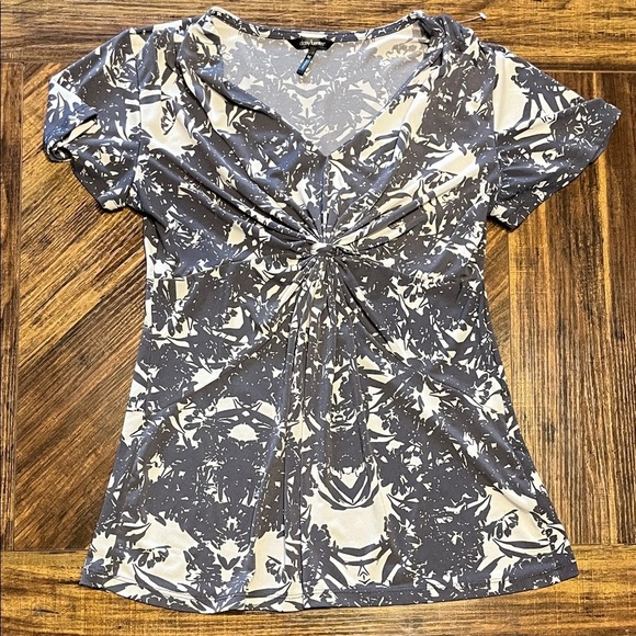 Daisy Fuentes Tops - Daisy Fuentes Elegant Gray and Cream Patterned Blouse